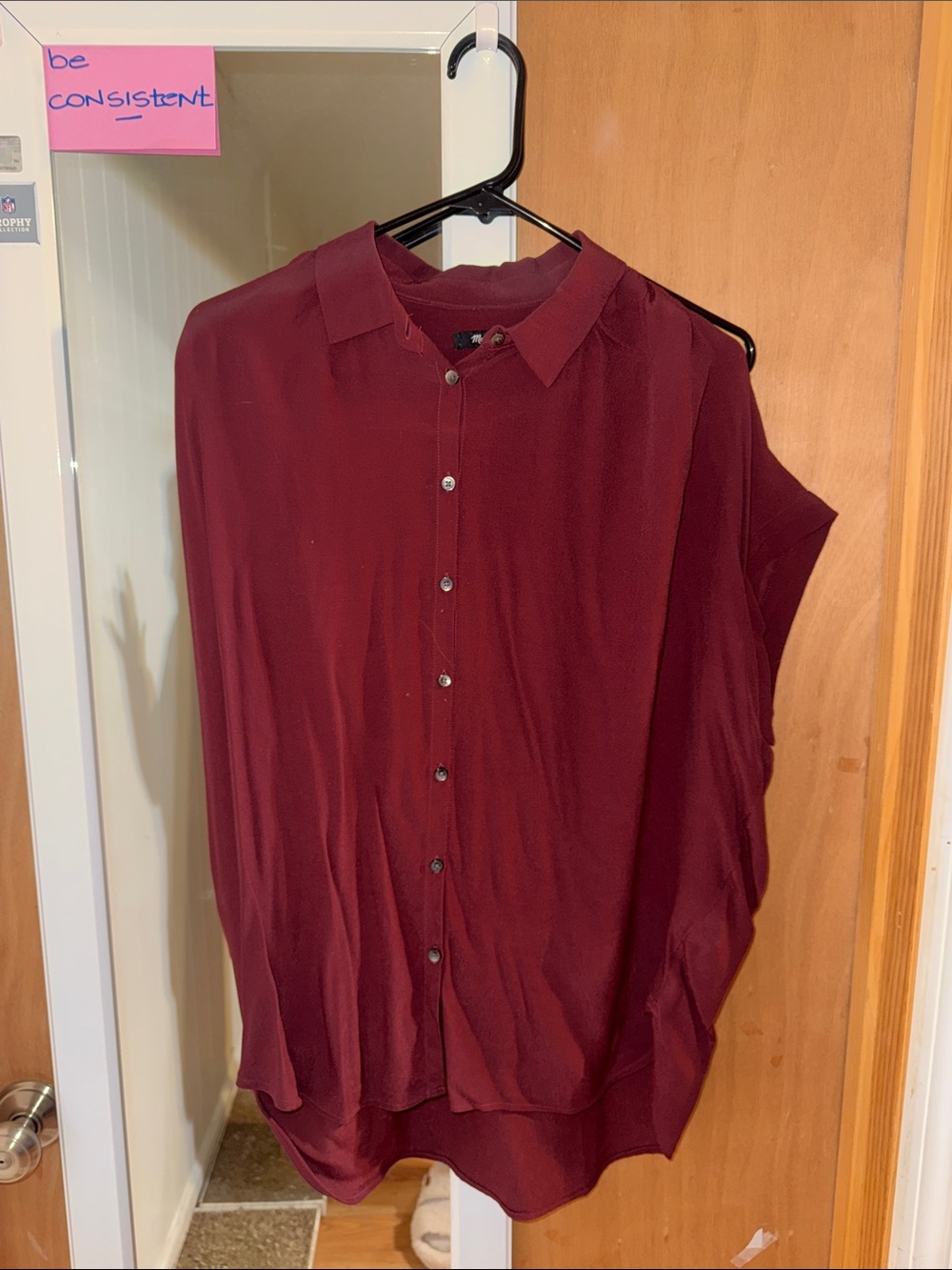 Madewell Sleeveless Button-Down Top in Wine